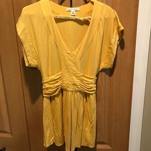 Yellow short sleeve top